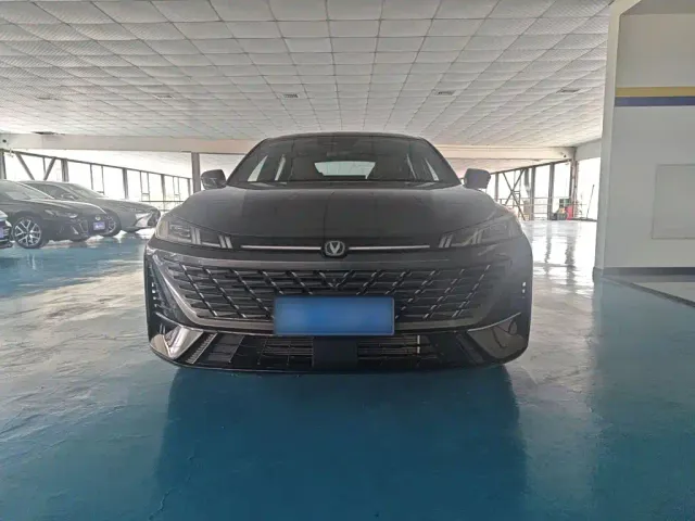 Changan Eado — Фото автомобиля 5