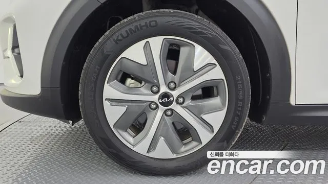 Kia Niro — Фото автомобиля 5