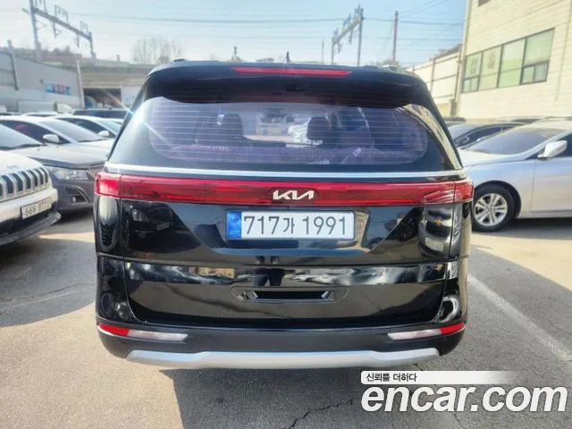 Kia Carnival Generation 4 — Фото автомобиля 5