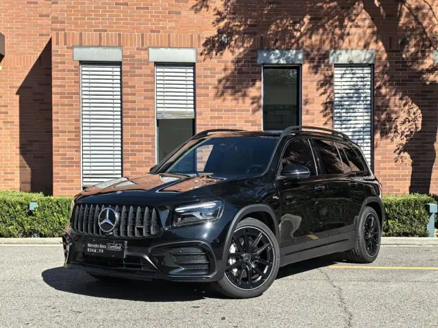 Фотография автомобиля — Mercedes-Benz GLB AMG