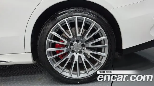 Mercedes-Benz E-Class — Фото автомобиля 6