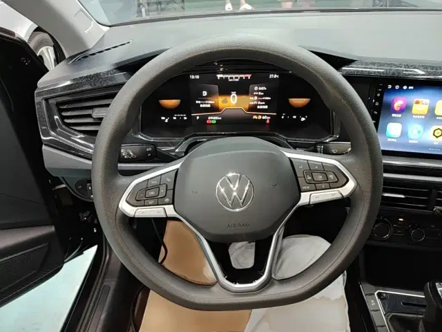 Volkswagen Lavida — Фото автомобиля 10