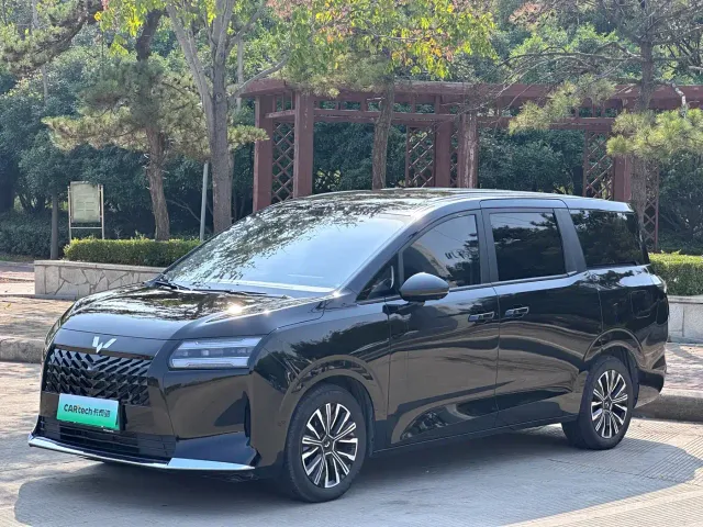 Фотография автомобиля — Wuling Starlight 730
