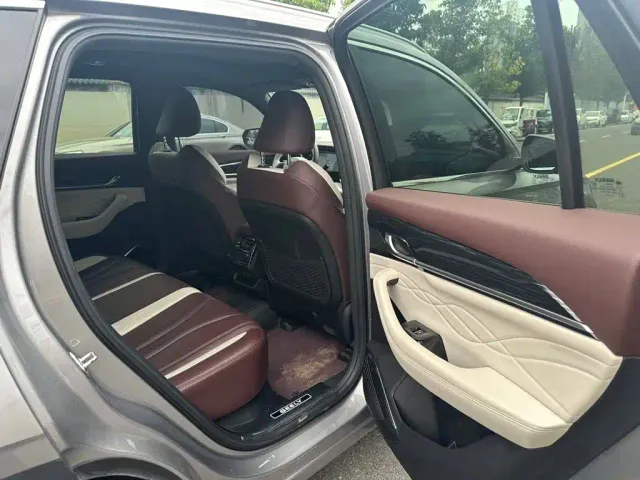Geely Xingyue L — Фото автомобиля 9