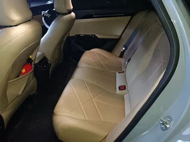 Geely Galaxy L6 — Фото автомобиля 13