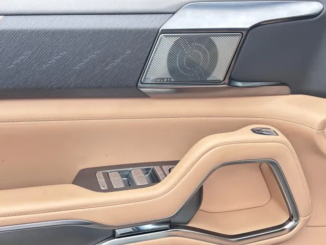 BYD FangChengBao Leopard 8 — Фото автомобиля 22