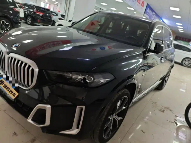 Фотография автомобиля — BMW X5