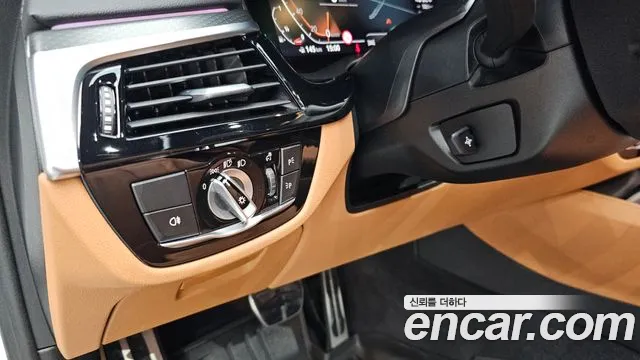 BMW 5 Series G30 — Фото автомобиля 20