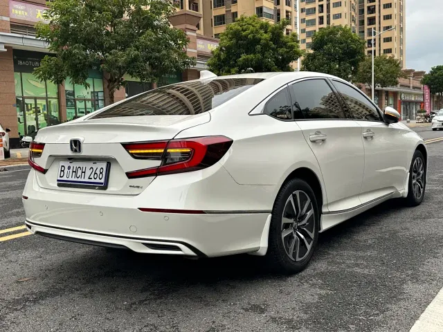 Honda Accord — Фото автомобиля 4