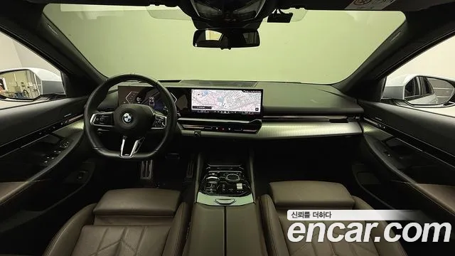 BMW 5 Series G60 — Фото автомобиля 4
