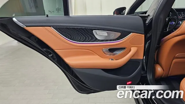 Mercedes-Benz CLS-Class — Фото автомобиля 24