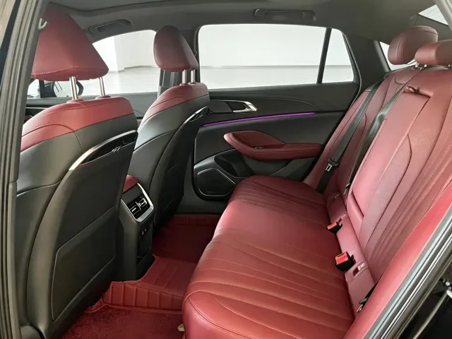 Hongqi H5 — Фото автомобиля 4