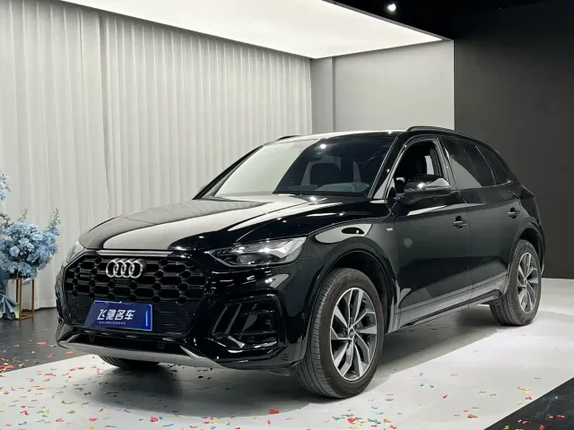 Фотография автомобиля — Audi Q5L