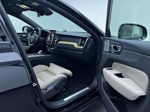 Volvo XC60 — Фото автомобиля 24