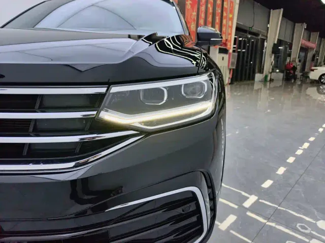 Volkswagen Tiguan L — Фото автомобиля 8