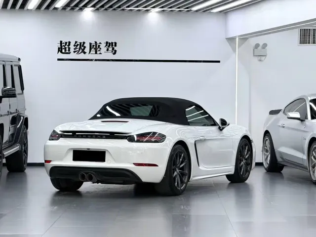 Porsche 718 — Фото автомобиля 3