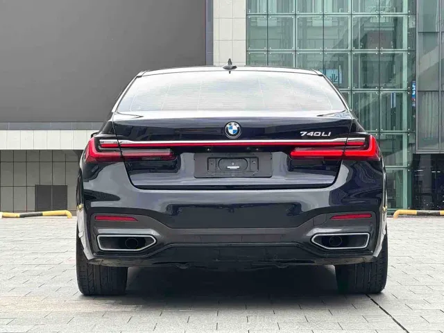 BMW 7 Series — Фото автомобиля 4