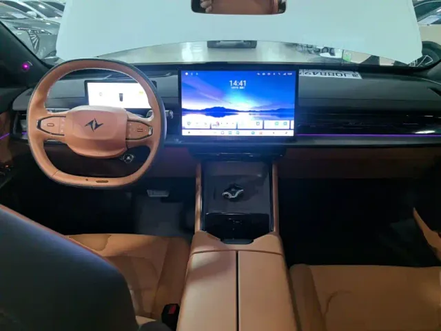 Dongfeng eπ 007 — Фото автомобиля 9