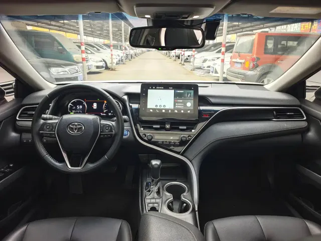 Toyota Camry — Фото автомобиля 4