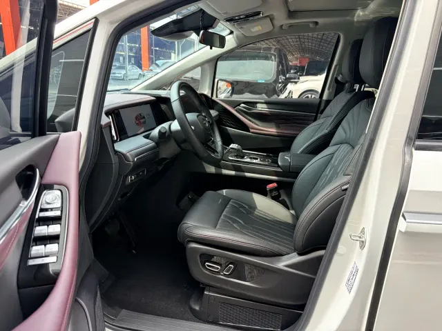 GAC Trumpchi M8 — Фото автомобиля 7