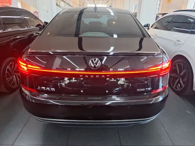 Volkswagen Passat — Фото автомобиля 5