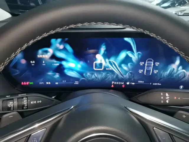 Buick Envision Plus — Фото автомобиля 11