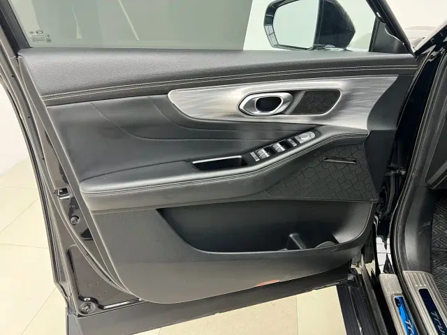 GAC Trumpchi GS8 — Фото автомобиля 15