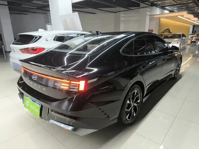 Hyundai Sonata — Фото автомобиля 6