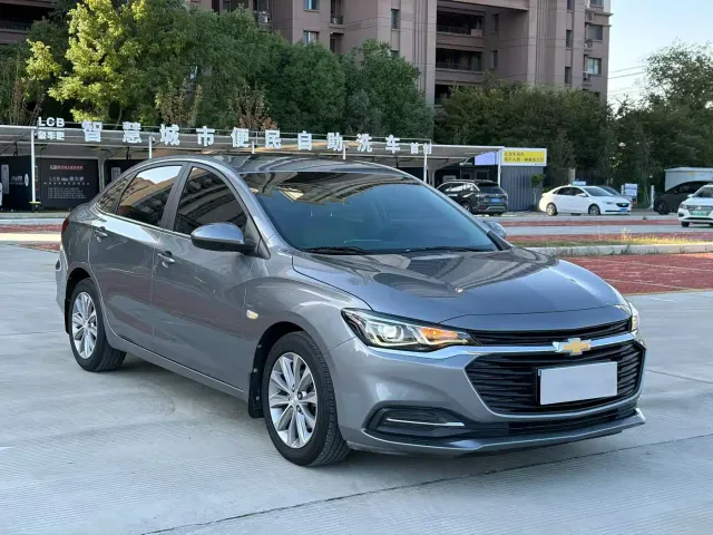 Chevrolet Monza — Фото автомобиля 3
