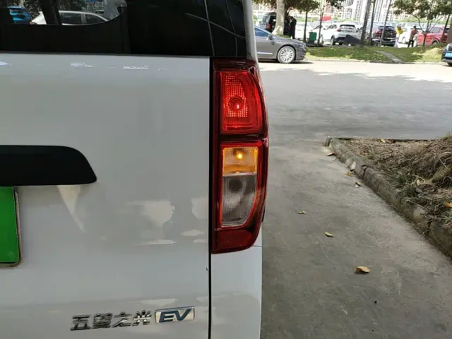 Wuling Zhiguang NEV — Фото автомобиля 7