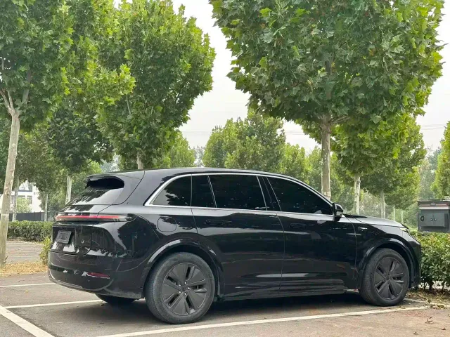 Li Auto L7 — Фото автомобиля 9