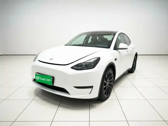 Фотография автомобиля — Tesla Model Y