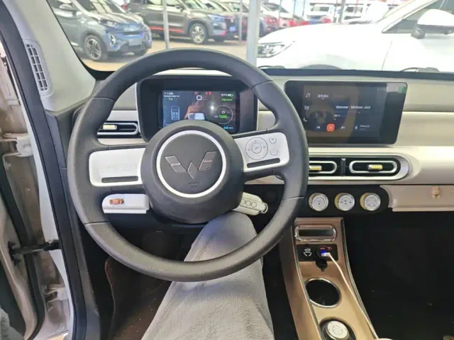 Wuling Hongguang Mini EV — Фото автомобиля 10