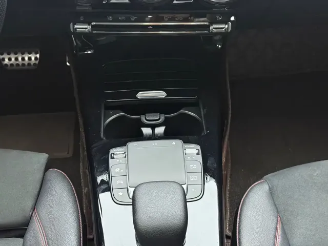 Mercedes-Benz CLA-Class — Фото автомобиля 12