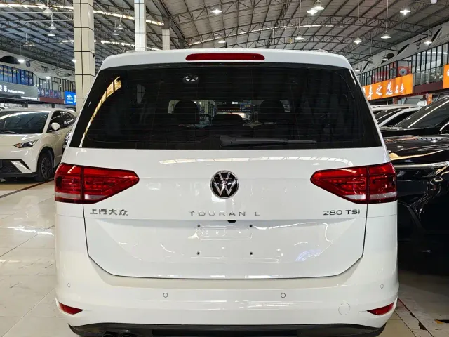 Volkswagen Touran — Фото автомобиля 5