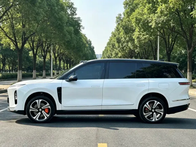 Nio ES8 — Фото автомобиля 4