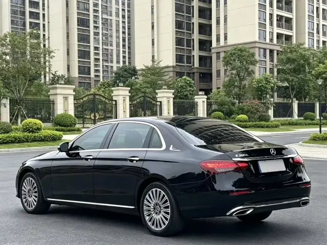 Mercedes-Benz E-Class — Фото автомобиля 9