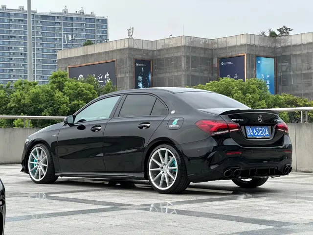Mercedes-Benz Mercedes-Benz A-Class AMG 2022 AMG A 35 L 4MATIC — Фото автомобиля 5