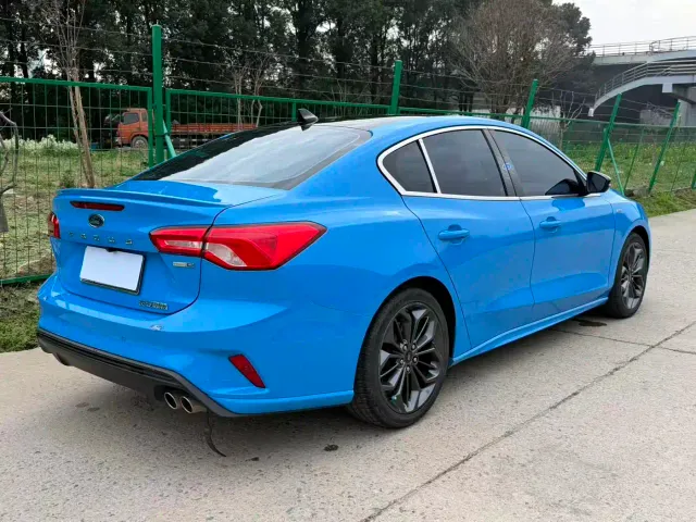 Ford Focus — Фото автомобиля 12