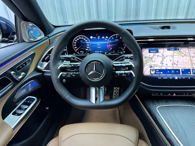 Mercedes-Benz E-Class — Фото автомобиля 11