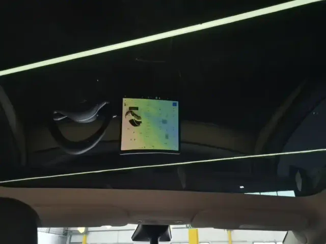 Tesla Model Y — Фото автомобиля 17