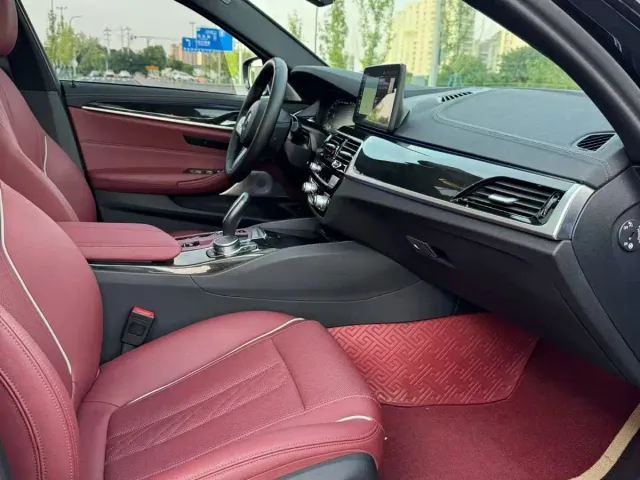 BMW 5 Series — Фото автомобиля 6