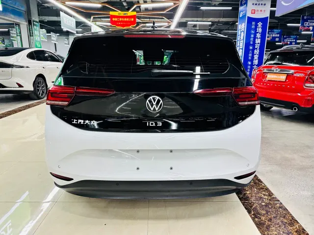 Volkswagen ID.3 — Фото автомобиля 7