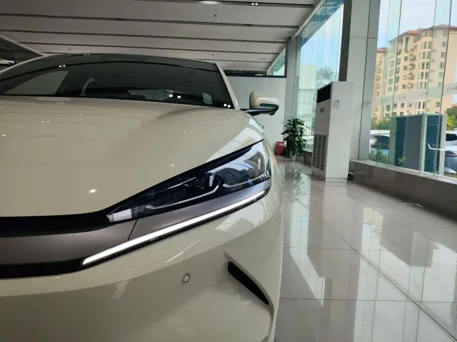 BYD Qin L — Фото автомобиля 3