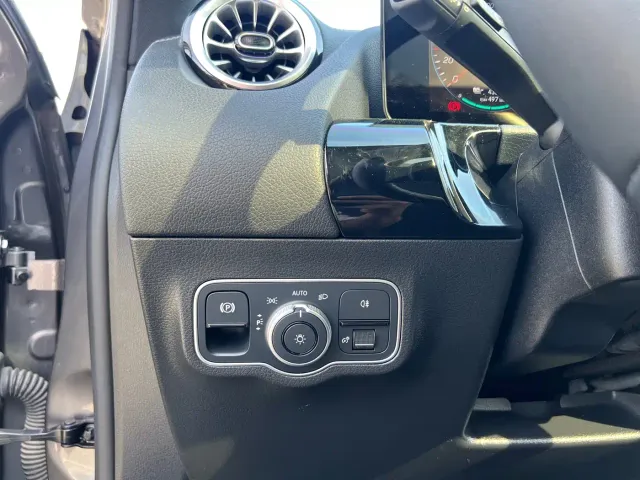 Mercedes-Benz EQA — Фото автомобиля 15