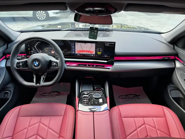 BMW 5 Series — Фото автомобиля 5