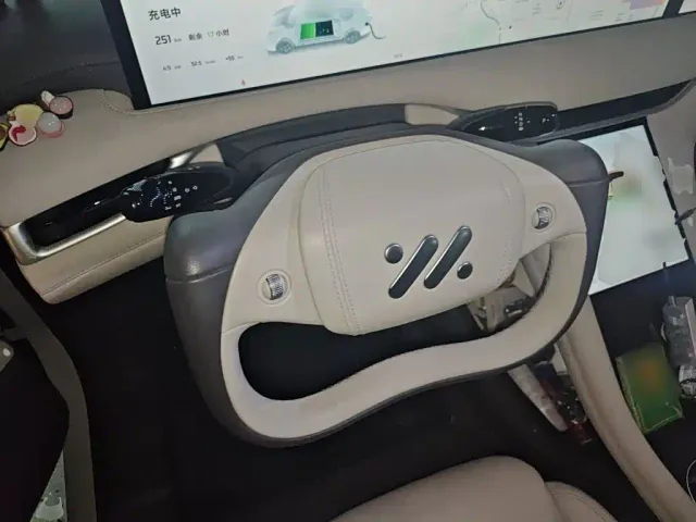 IM Motors LS6 — Фото автомобиля 6