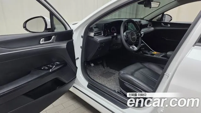 Kia K5 K5 3 поколение 2.0 LPI(Для проката) — Фото автомобиля 10