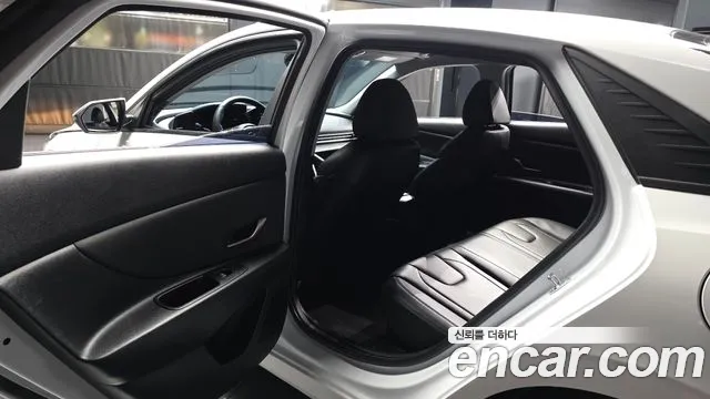 Hyundai Avante CN7 — Фото автомобиля 16