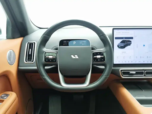 Li Auto L7 — Фото автомобиля 11